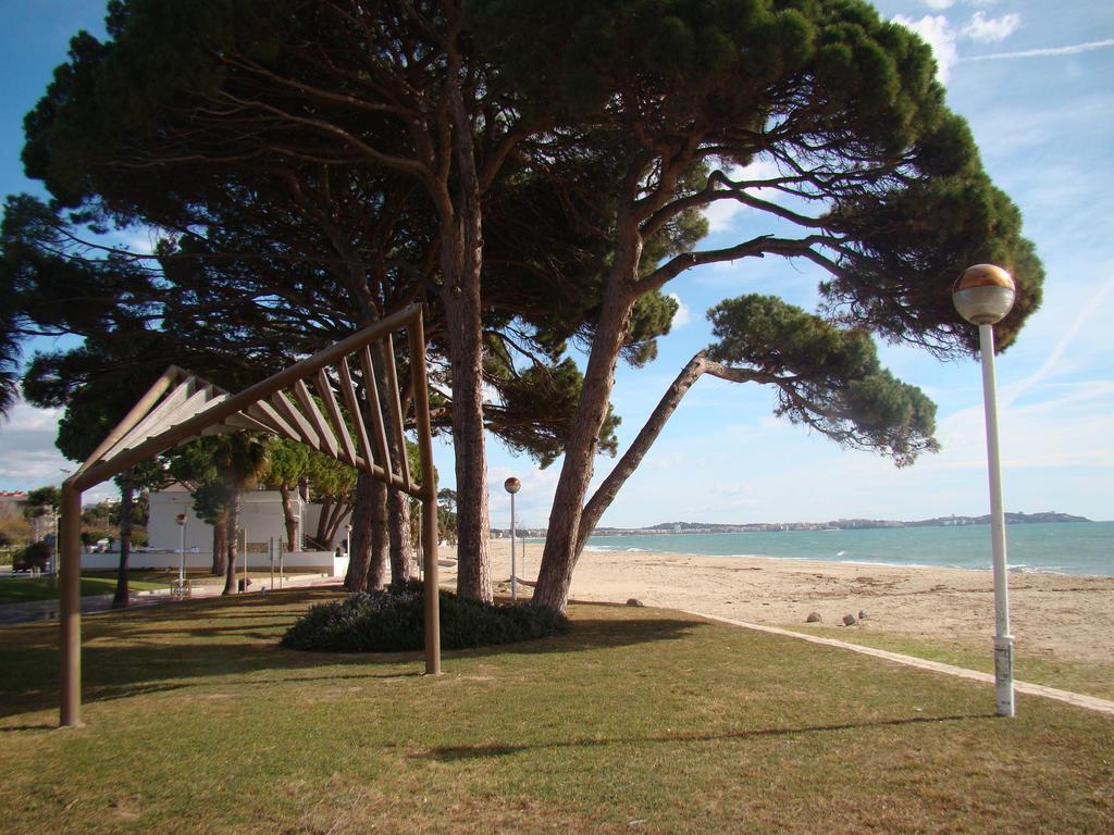 קמברילס Apartamento Playa Esquirol מראה חיצוני תמונה
